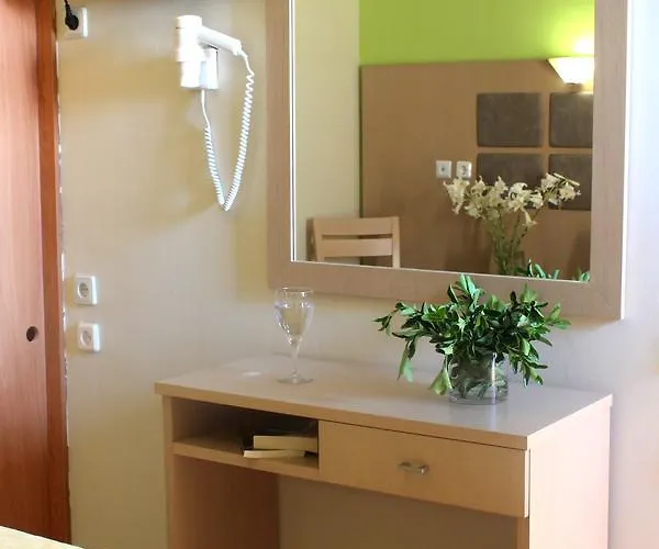 Thassos Otel Pefkari